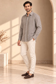 Pleated Linen Shirt - three-quarter model